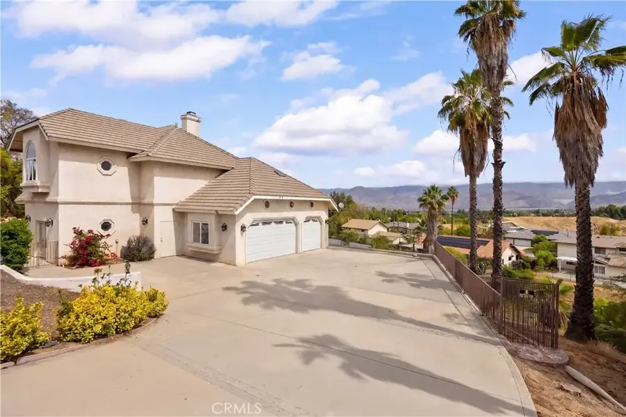 613 E Sunset North, Redlands, CA 92373 - #2