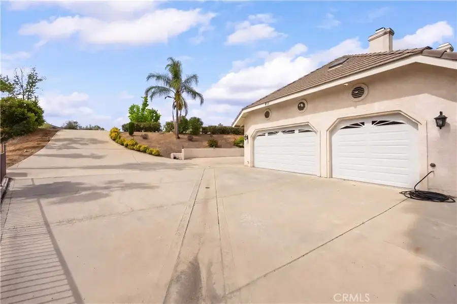 613 E Sunset North, Redlands, CA 92373 - #3