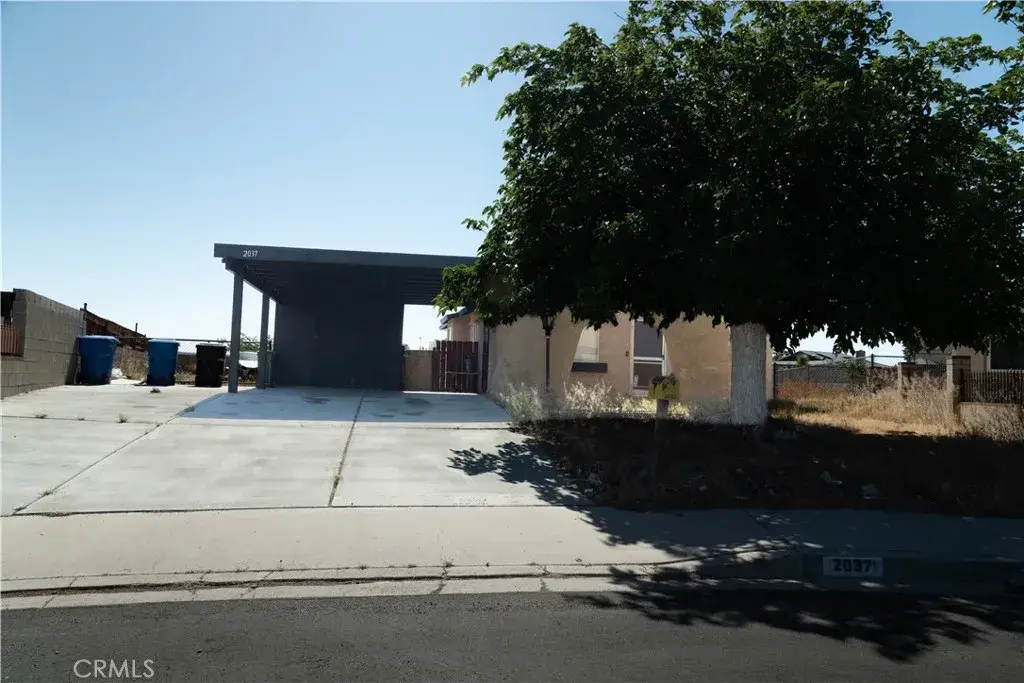 2037 Sequoia, Barstow, CA 92311 - #1