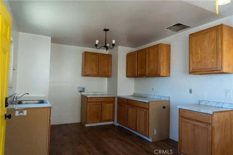 2037 Sequoia, Barstow, CA 92311 - #3