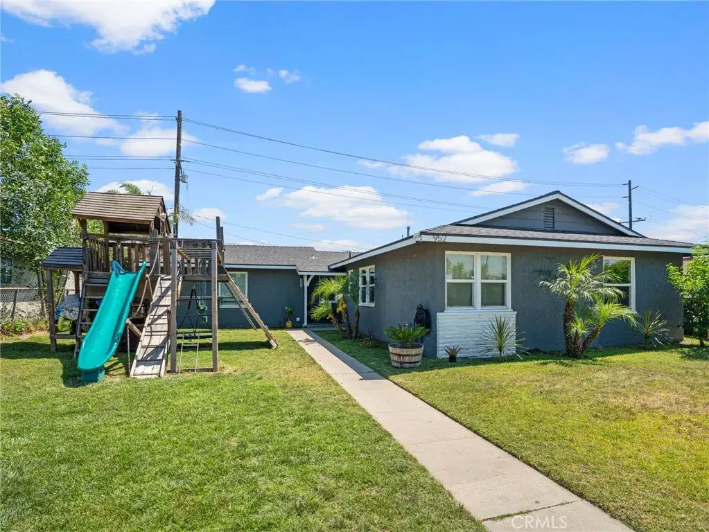 952 E La Verne, Pomona, CA 91767 - #1