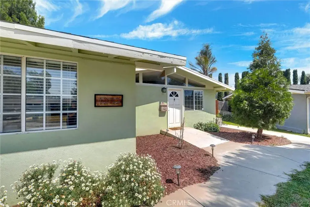 1252 E Walnut, Glendora, CA 91741 - #1