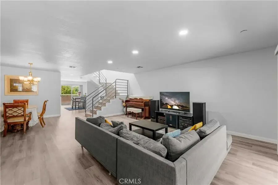2101 Glenada Avenue #2, Montrose, CA 91020 - #3