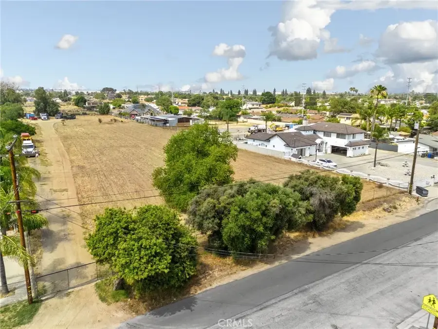 18438 Hawthorne, Bloomington, CA 92316 - #2