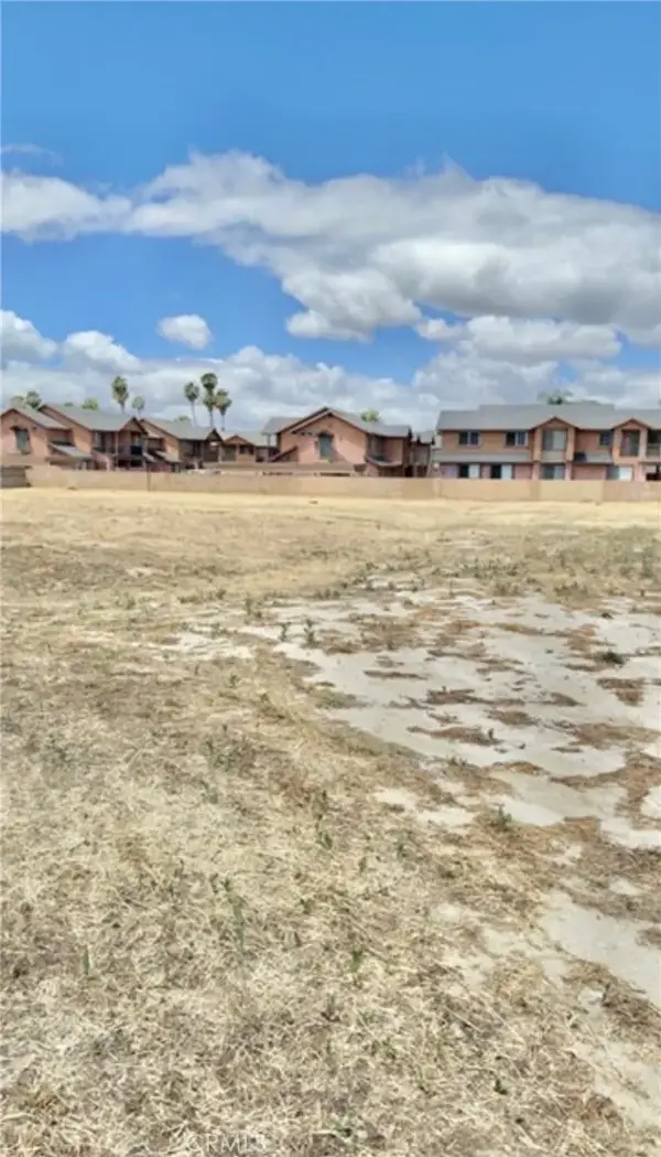 2365 Girard St, Hemet, CA 92544