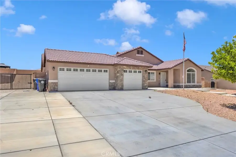 17877 Cabazon, Apple Valley, CA 92307 - #3