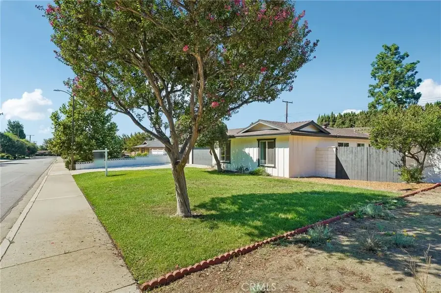 587 Sycamore Avenue, Claremont, CA 91711 - #2