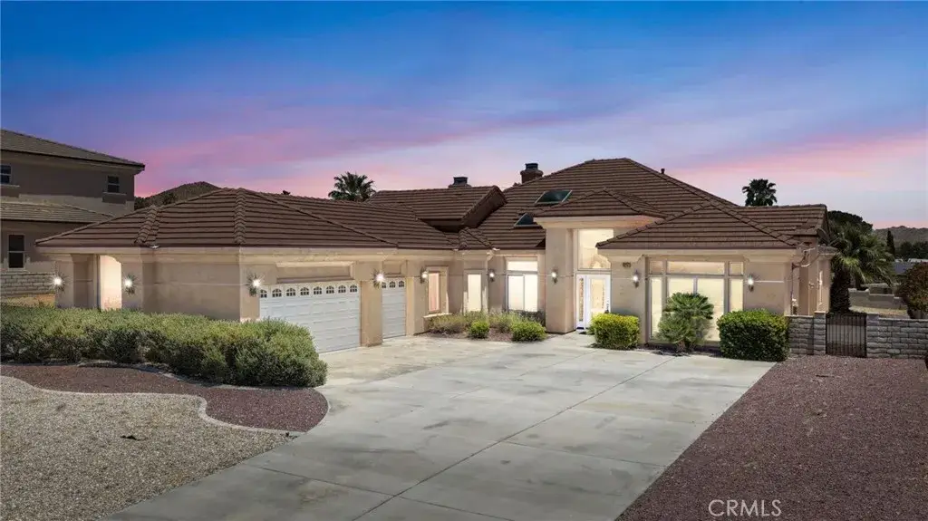 16233 Ridge View Drive, Apple Valley, CA 92307 - #1
