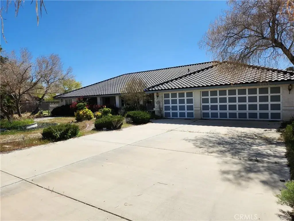 19345 Oneida Road, Apple Valley, CA 92307 - #1
