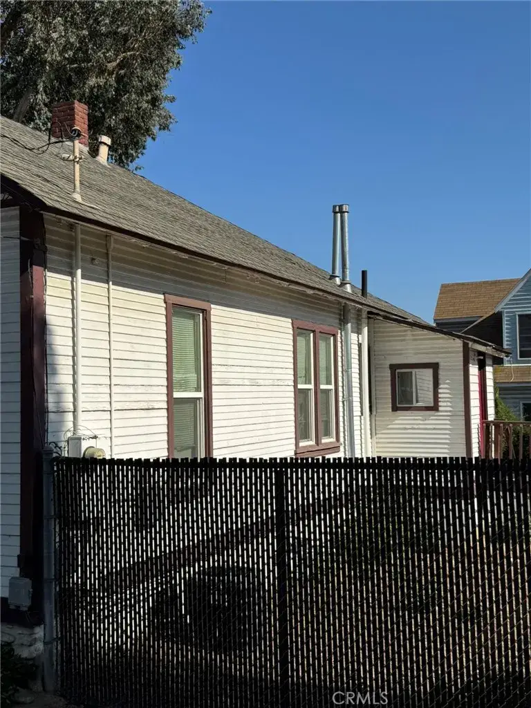 594 E 9th, Upland, CA 91786 - #2