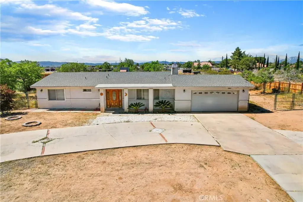 15939 Mojave, Hesperia, CA 92345 - #1