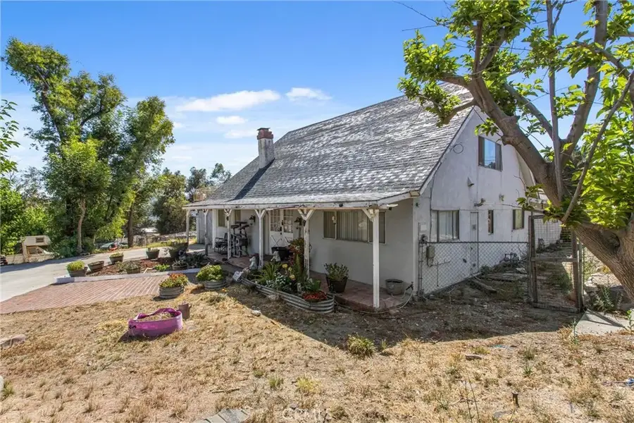 810 Hillyfield Lane, San Bernardino, CA 92407 - #3