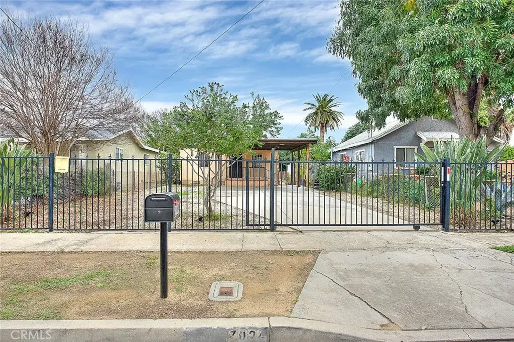 7024 Eton, Canoga Park, CA 91303 - #1