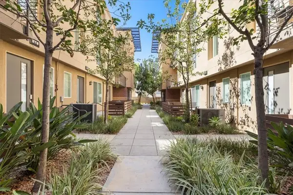 422 W Route 66 #84, Glendora, CA 91740