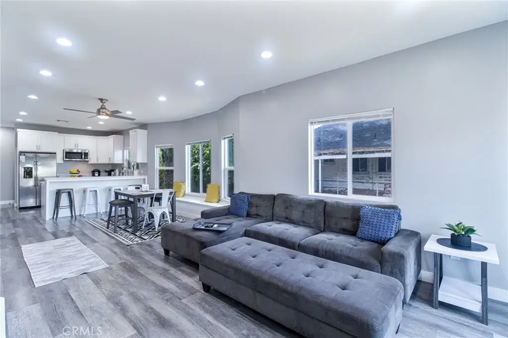 66 W Peoria St, Pasadena, CA 91103 - #1