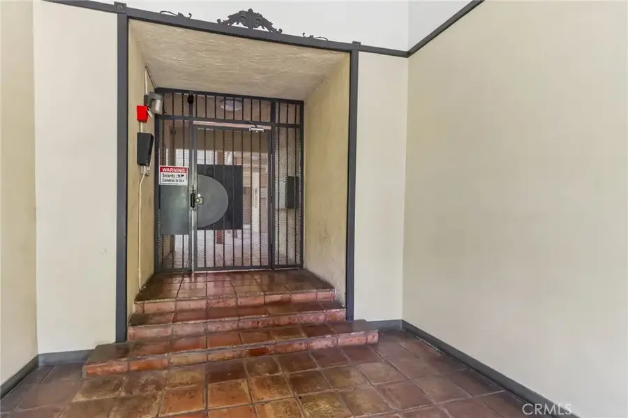 11507 Moorpark Street #305, Studio City, CA 91602 - #3