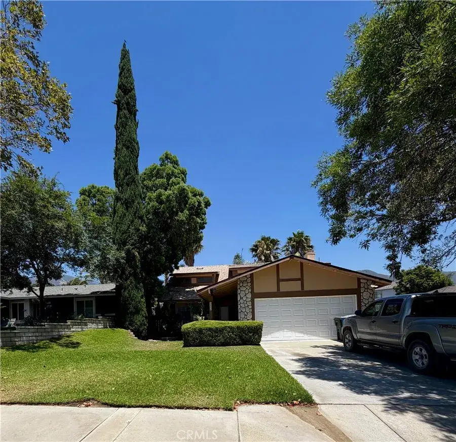 2404 Hyatt, San Bernardino, CA 92407 - #2