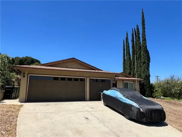 2302 Avenida Del, Corona, CA 92882
