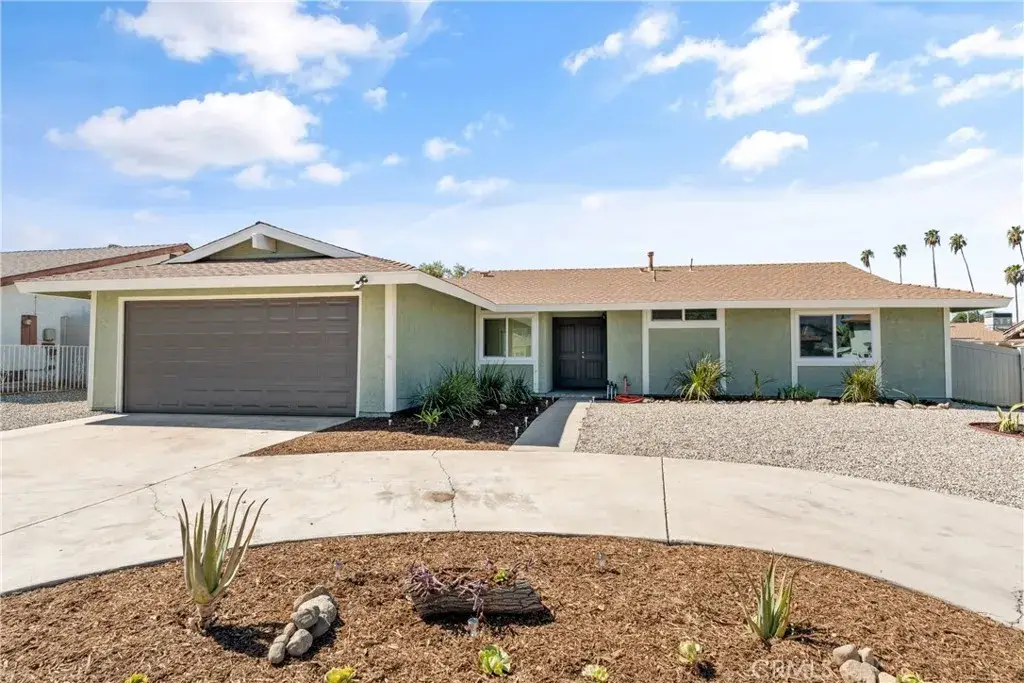 816 E Pioneer Ave, Redlands, CA 92374 - #1