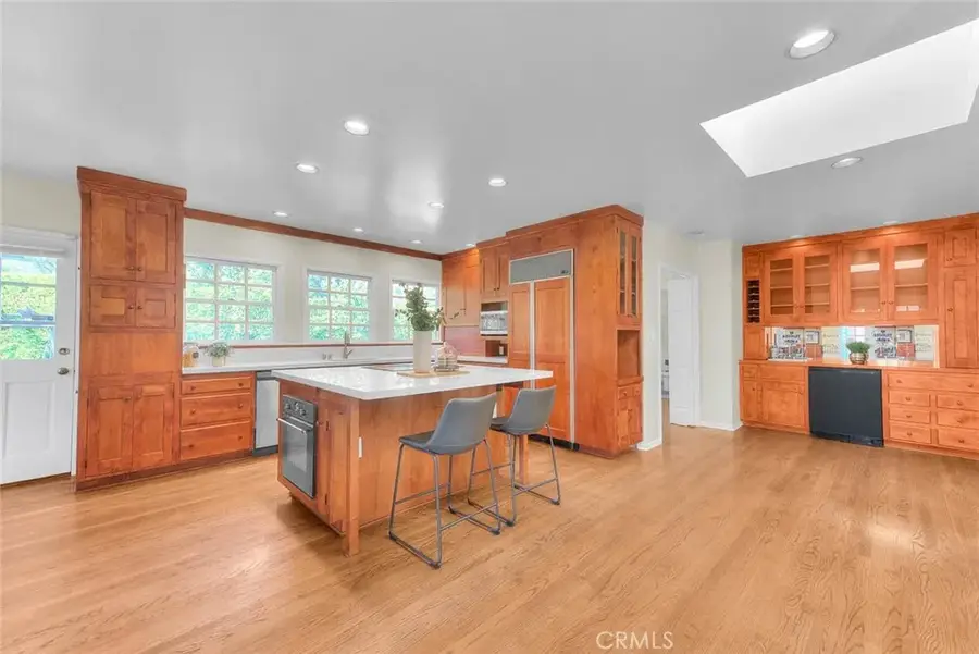 537 Jamestown, Burbank, CA 91504 - #2
