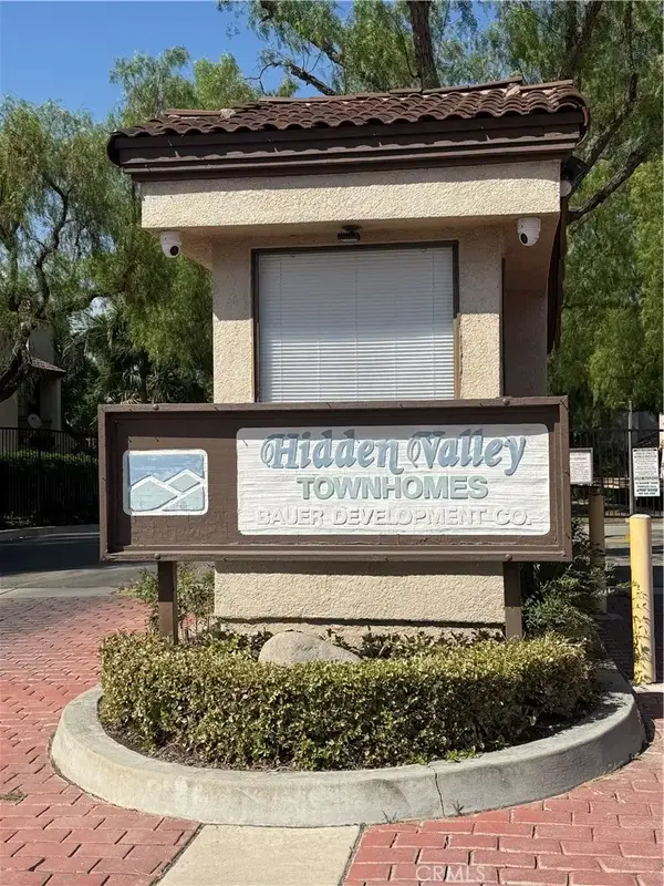 6 Saddlewood, Pomona, CA 91766