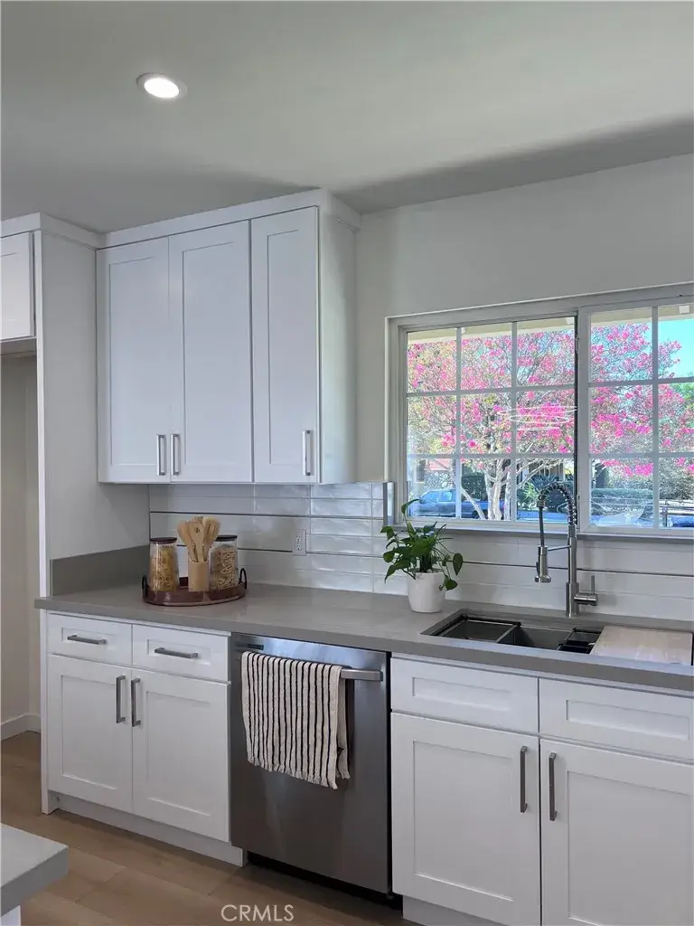 285 E Mckinley Avenue, Pomona, CA 91767 - #3