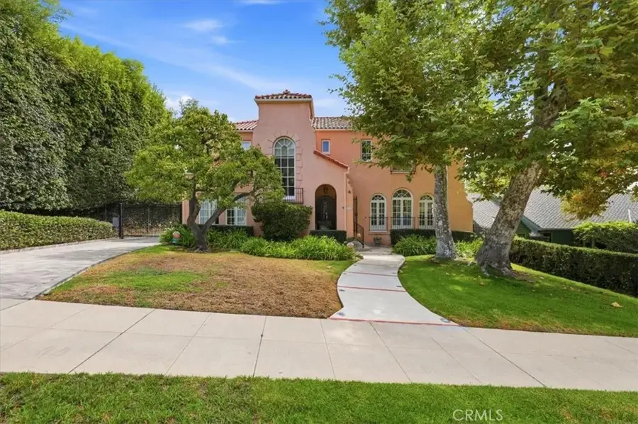 2240 N Berendo, Los Angeles, CA 90027 - #2