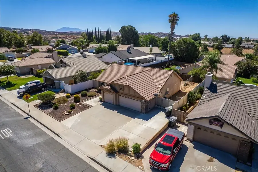 143 W Avenue L, Calimesa, CA 92320 - #3