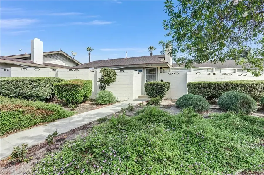679 S Indian Hill #B, Claremont, CA 91711 - #3