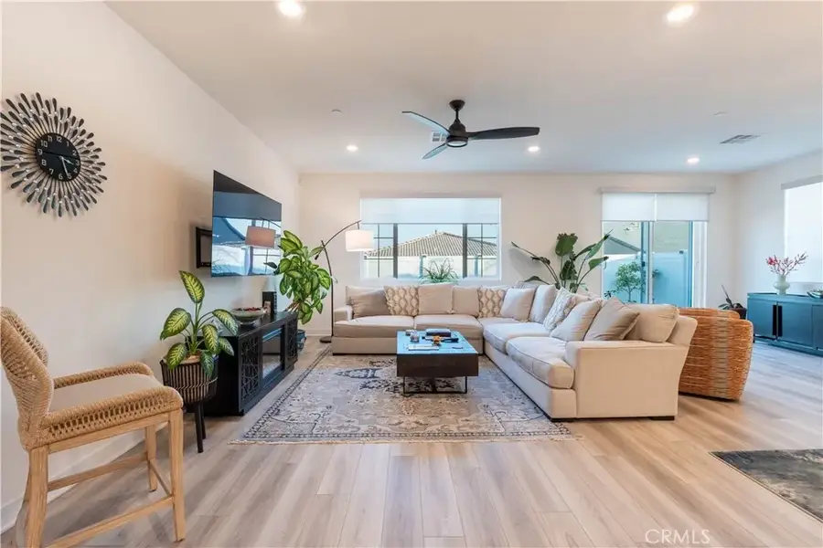 565 Hudson Way, Rialto, CA 92377 - #3