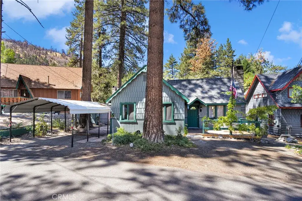 1038 Robin Ln., Wrightwood, CA 92397 - #1