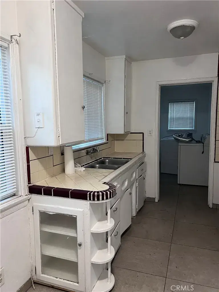 333 E 83rd Street, Los Angeles, CA 90003 - #3