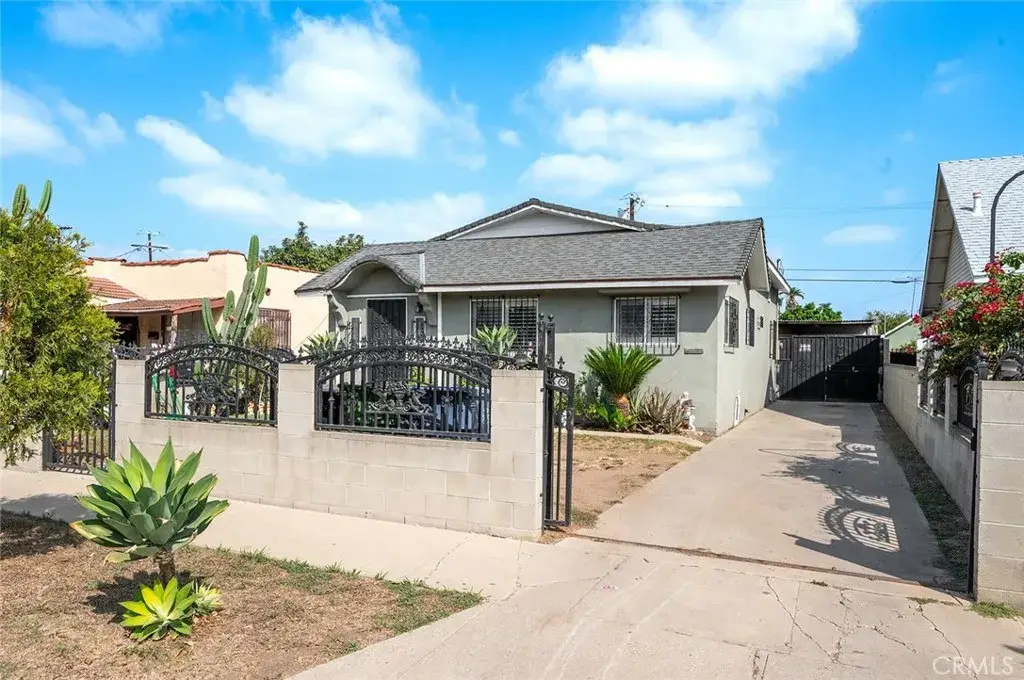 827 W 104th Place, Los Angeles, CA 90044 - #1