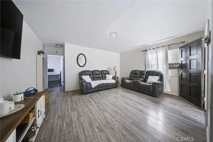 406 E 122nd St, Los Angeles, CA 90061 - #2