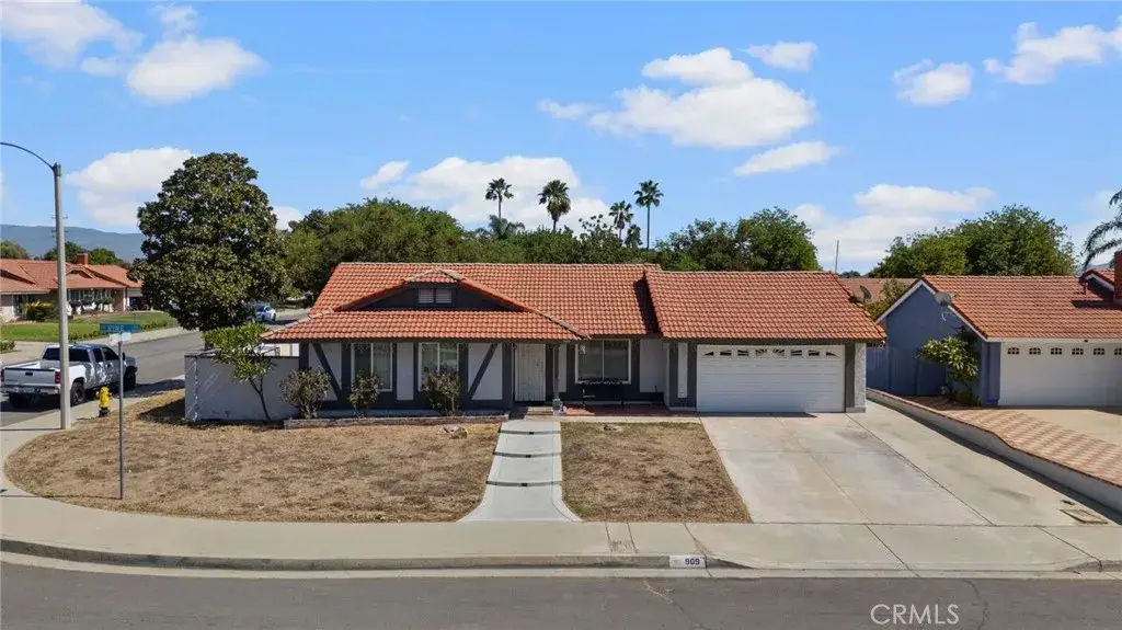 909 S Vine Avenue, Bloomington, CA 92316 - #1