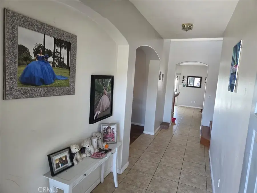 5825 Sky Lakes Avenue, Bakersfield, CA 93313 - Image #3