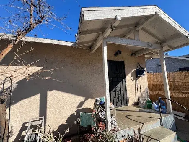 3065 E 6th Street, Los Angeles, CA 90023 - Image #2