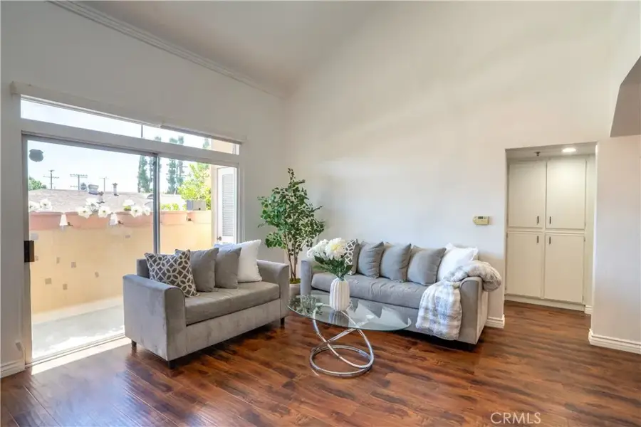 13801 Oxnard St #202, Van Nuys, CA 91401 - Image #3