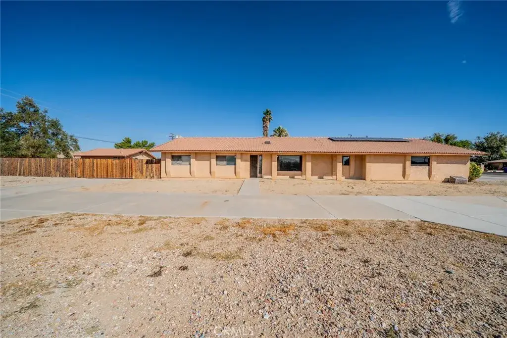 18080 Manitou Road, Apple Valley, CA 92307 - Image #1