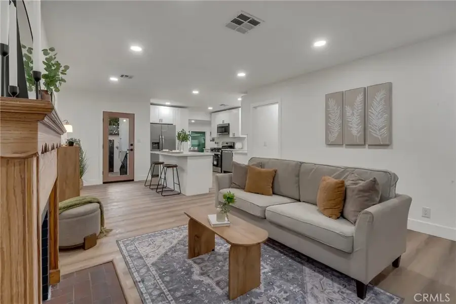 1741 N Rose, Burbank, CA 91505 - Image #3