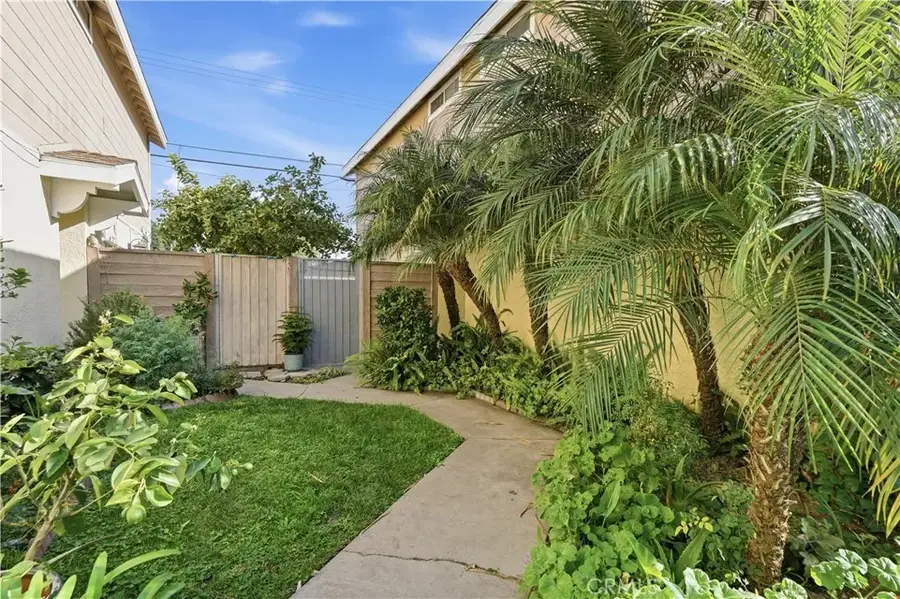 9826 California, South Gate, CA 90280 - #3