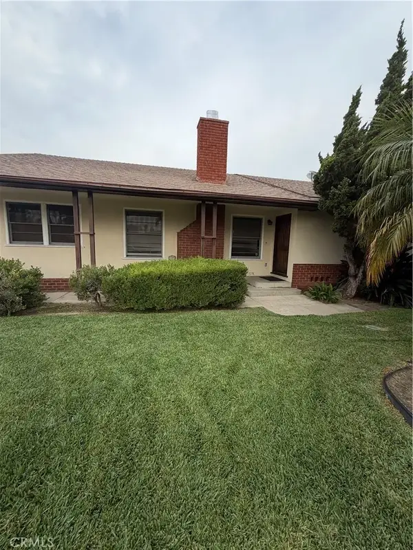 9337 Rives, Downey, CA 90240