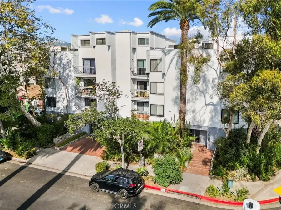 7505 Hampton Avenue #4, West Hollywood, CA 90046 - Image #3