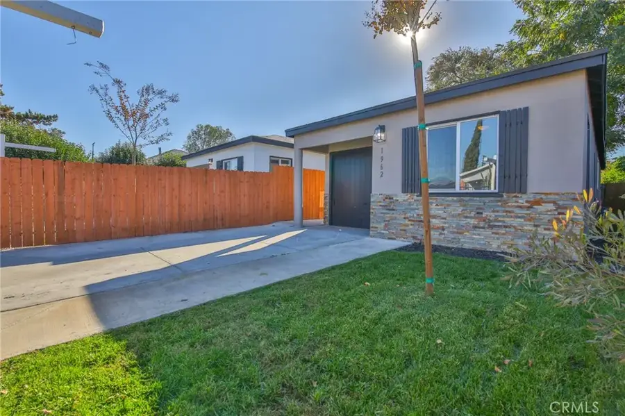 1962 E 114th Street, Los Angeles, CA 90059 - Image #2