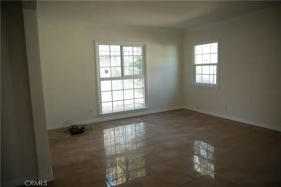 9726 Kauffman Avenue, South Gate, CA 91355 - Image #3