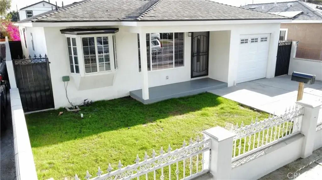 1402 E O, Wilmington, CA 90744 - #1