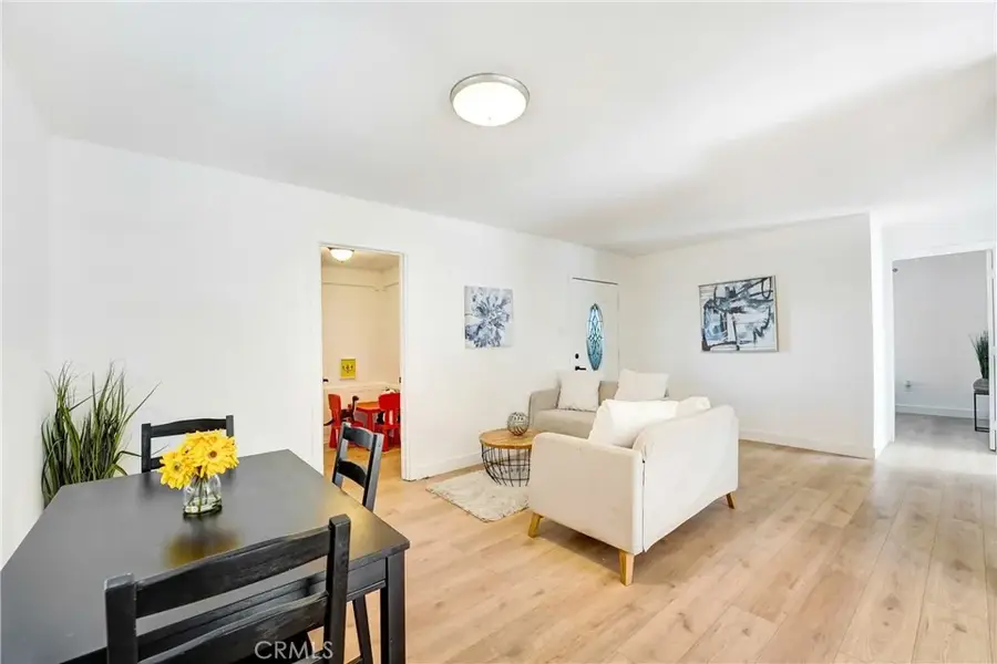 230 E 75th Street, Los Angeles, CA 90003 - Image #2