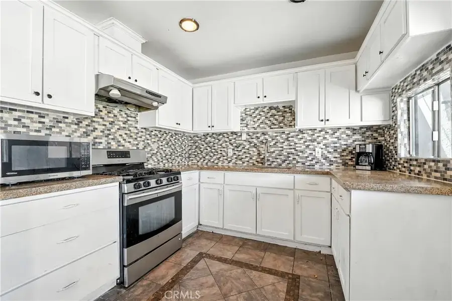 10333 Capistrano Avenue, South Gate, CA 90280 - Image #3