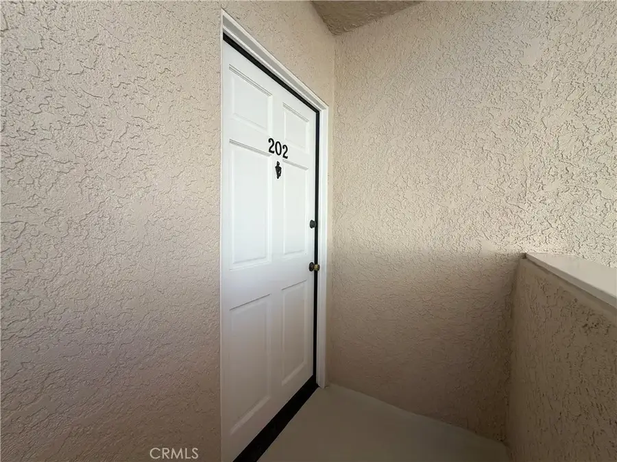 7013 Haskell, Van Nuys, CA 91406 - #2