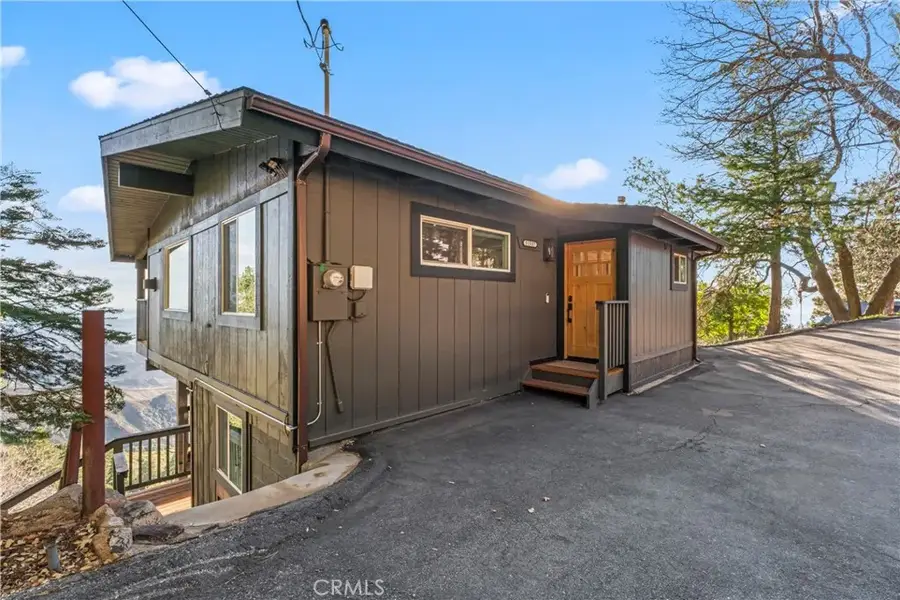 31537 Old City Creek, Running Springs, CA 92382 - #2